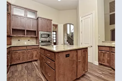 210 Clubhouse Drive, Lakeway, TX 78734 - Photo 9