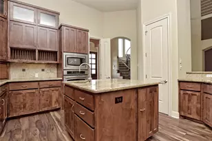 210 Clubhouse Dr, Lakeway, TX 78734 - Photo 9
