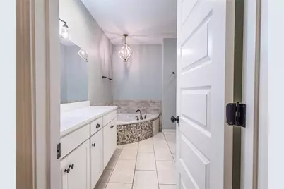102 Elmwood Drive, New Braunfels, TX 78130 - Photo 7