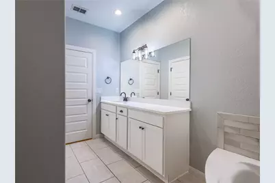 102 Elmwood Drive, New Braunfels, TX 78130 - Photo 9