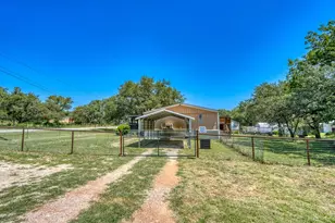 122 Heritage Dr, Johnson City, TX 78636 - Photo 5