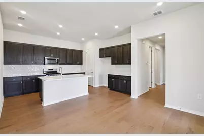 140 Stewart Drive #102, San Marcos, TX 78666 - Photo 3