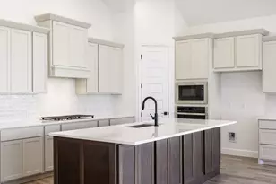145 Ensberg Ln, Liberty Hill, TX 78642 - Photo 9
