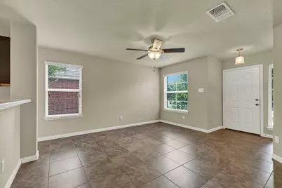 401 Summerside Avenue, Lockhart, TX 78644 - Photo 5