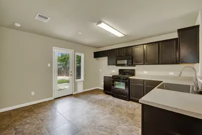 401 Summerside Avenue, Lockhart, TX 78644 - Photo 11