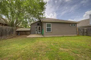 401 Summerside Ave, Lockhart, TX 78644 - Photo 27