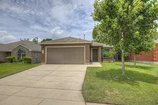 401 Summerside Ave, Lockhart, TX 78644 - Photo 3