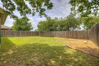 401 Summerside Avenue, Lockhart, TX 78644 - Photo 31