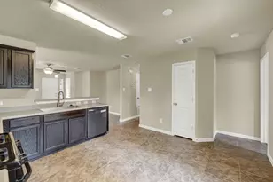 401 Summerside Ave, Lockhart, TX 78644 - Photo 13