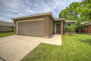 401 Summerside Ave, Lockhart, TX 78644 - Photo 1
