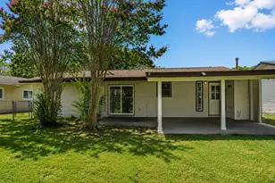5005 Creek Bend Dr, Austin, TX 78744 - Photo 17