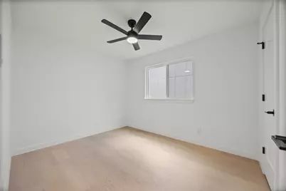 7901 Woodcroft Drive, Austin, TX 78749 - Photo 15