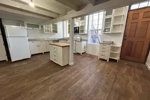 109 N Main St, Taylor, TX 76574 - Photo 3