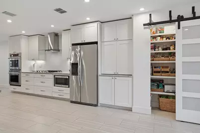 8610 Mesa Drive, Austin, TX 78759 - Photo 11