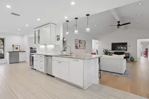 8610 Mesa Dr, Austin, TX 78759 - Photo 9