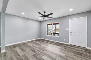 2258 W Mill St, New Braunfels, TX 78130 - Photo 5