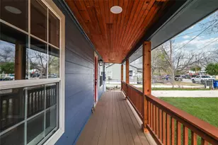2258 W Mill St, New Braunfels, TX 78130 - Photo 3