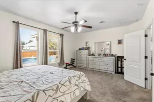 117 E Emory Fields Dr, Hutto, TX 78634 - Photo 17