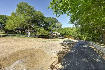 2000-2A Breeze Hollow, Austin, TX 78741 - Photo 7
