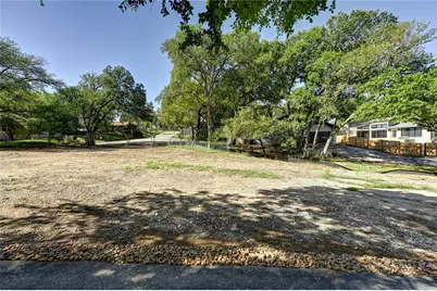2000-2A Breeze Hollow, Austin, TX 78741 - Photo 9