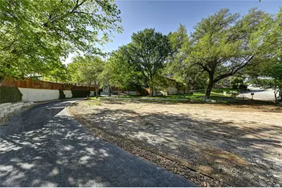 2000-2A Breeze Hollow, Austin, TX 78741 - Photo 3
