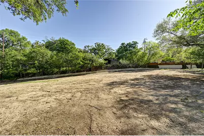 2000-2A Breeze Hollow, Austin, TX 78741 - Photo 15