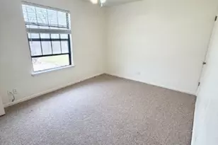 728 W San Antonio St, Lockhart, TX 78644 - Photo 11