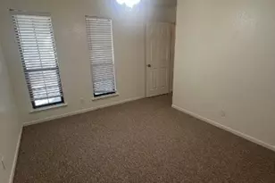 728 W San Antonio St, Lockhart, TX 78644 - Photo 15