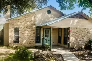 728 W San Antonio St, Lockhart, TX 78644 - Photo 1