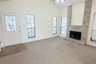 728 W San Antonio St, Lockhart, TX 78644 - Photo 3