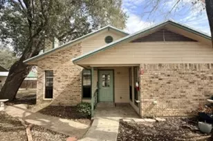 728 W San Antonio St, Lockhart, TX 78644 - Photo 13