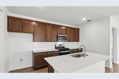 25529 Farmers Crop Lane, Elgin, TX 78621 - Photo 5