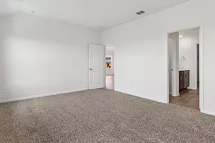 25529 Farmers Crop Ln, Elgin, TX 78621 - Photo 17
