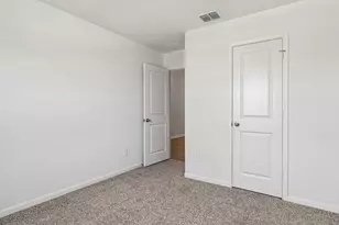 25529 Farmers Crop Ln, Elgin, TX 78621 - Photo 21