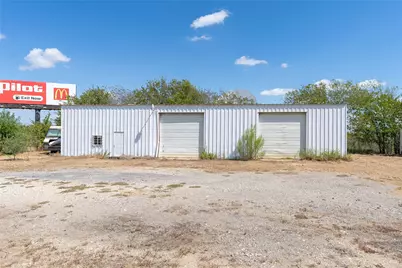 8956 N US Highway 183 Highway, Lockhart, TX 78644 - Photo 17