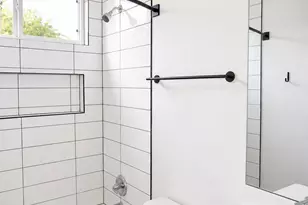 1123 Omega Ave, Austin, TX 78721 - Photo 25
