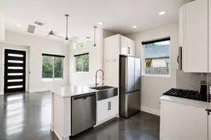 1123 Omega Ave, Austin, TX 78721 - Photo 9