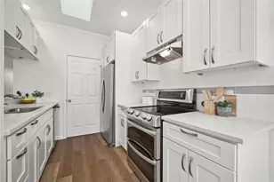 6501 Columbia Oaks Ct, Austin, TX 78759 - Photo 13