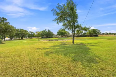 102 Valley View Drive E, Leander, TX 78641 - Photo 35