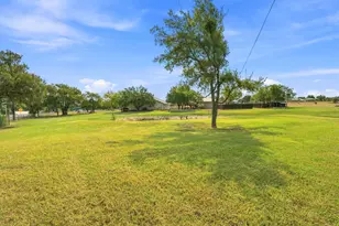 102 Valley View Dr E, Leander, TX 78641 - Photo 35