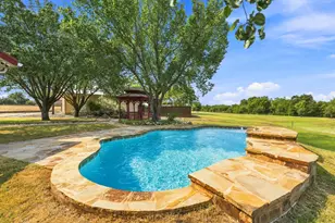 102 Valley View Dr E, Leander, TX 78641 - Photo 3