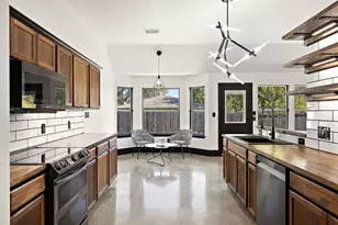 100 Whitfield St, Hutto, TX 78634 - Photo 13