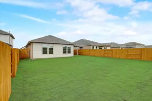 108 Peruvian Ln, Georgetown, TX 78626 - Photo 37