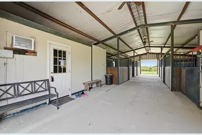 1175 Southern Way, Luling, TX 78648 - Photo 9