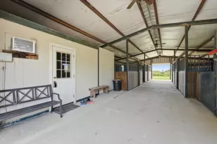 1175 Southern Way, Luling, TX 78648 - Photo 9