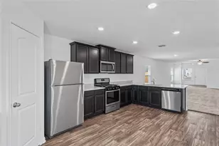 3927 Trail de Paris, New Braunfels, TX 78132 - Photo 11