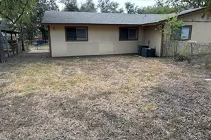 419 Live Oak St, Kyle, TX 78640 - Photo 13