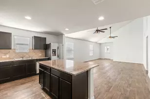 725 Liard River Rd, Hutto, TX 78634 - Photo 7