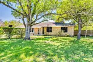 500 Blackjack St, Lockhart, TX 78644 - Photo 3