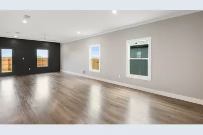 2027 Applewood Drive, Lockhart, TX 78644 - Photo 11